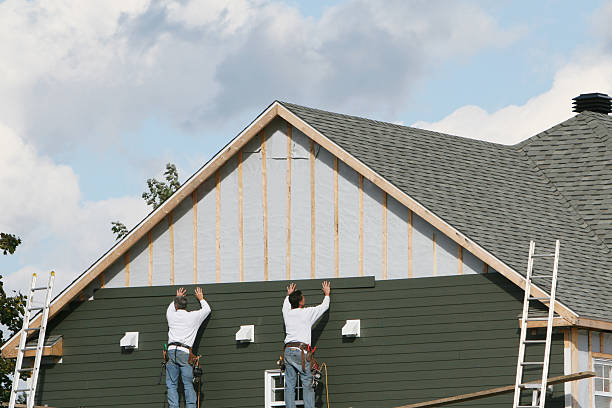 Professional Siding Installation technician working in Heath Springs, SC